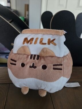 Kawaii Milk Cat Pusheen Plush Toy - Cream & Tan